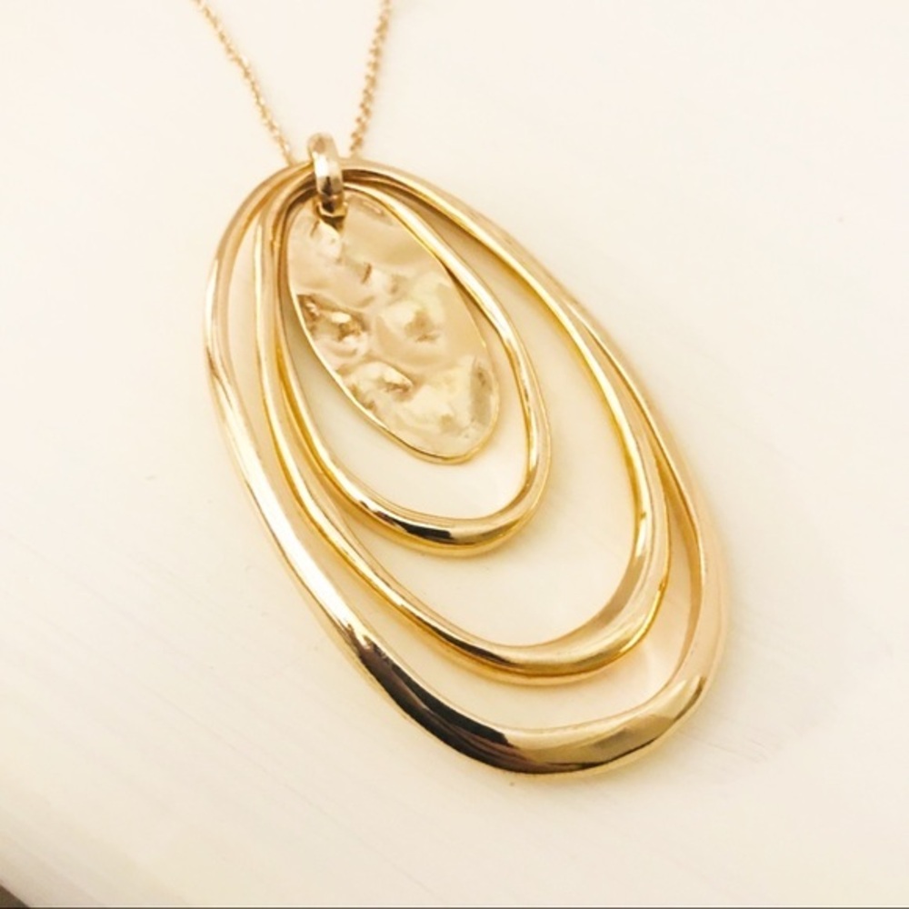 NWT JULES B. HAMMERED LONG OVAL NECKLACE G…